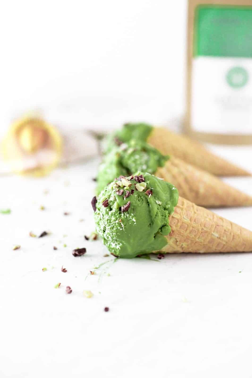 VEGAN-MATCHA-ICE-CREAM-COCONUT (4 of 5)