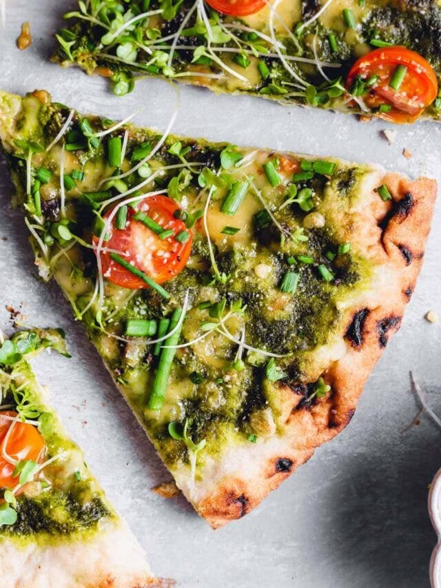 5-Minute Green Pizza Sauce with Basil & Spinach